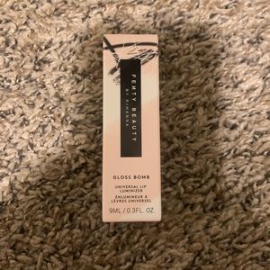 Fenty Beauty gloss bomb